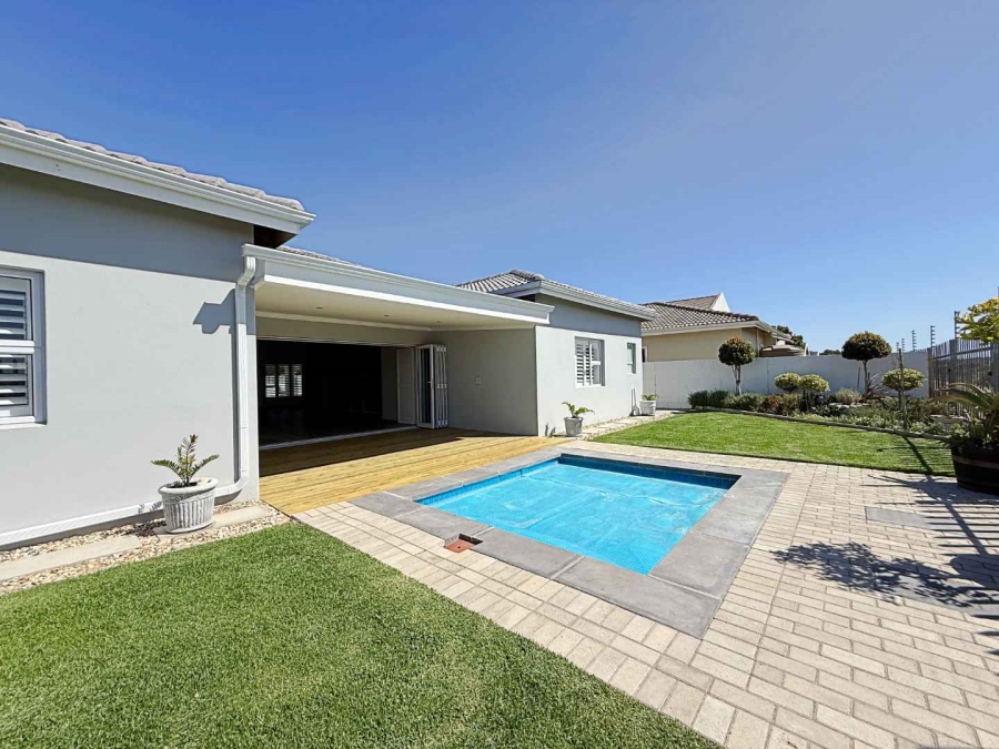3 Bedroom Property for Sale in Country Club Western Cape